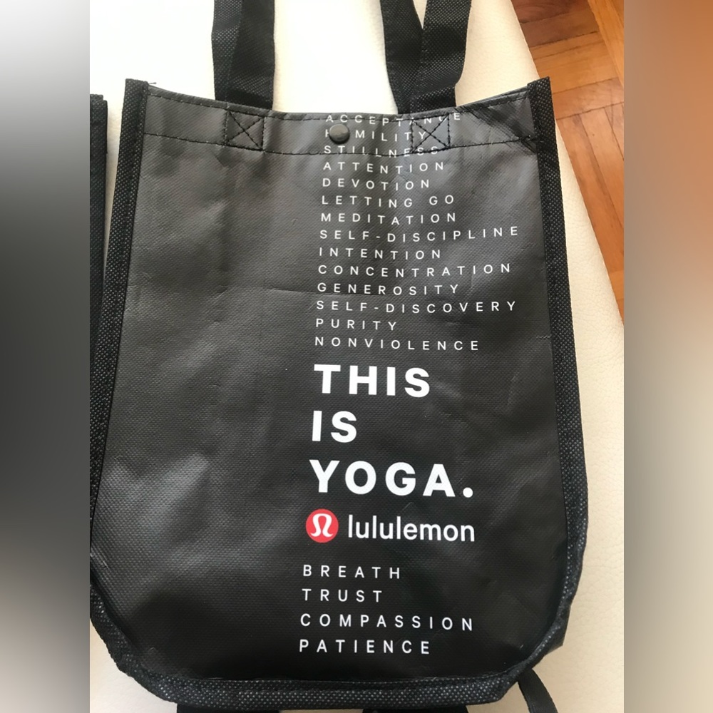 Lululemon Yoga Bag. Size 12”/9.5”. Never used.Fast Shipping